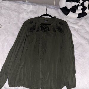 Torrid size 1 green blouse long sleeve blouse with black embroidery
